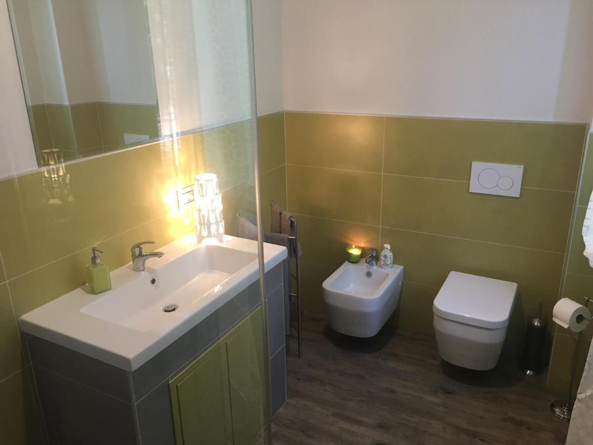 B&B Arcobaleno Longone al Segrino Bagian luar foto