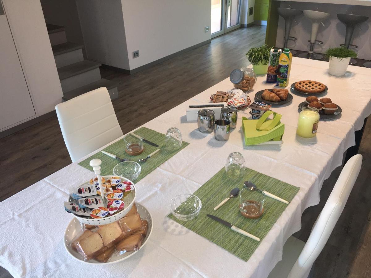 B&B Arcobaleno Longone al Segrino Bagian luar foto