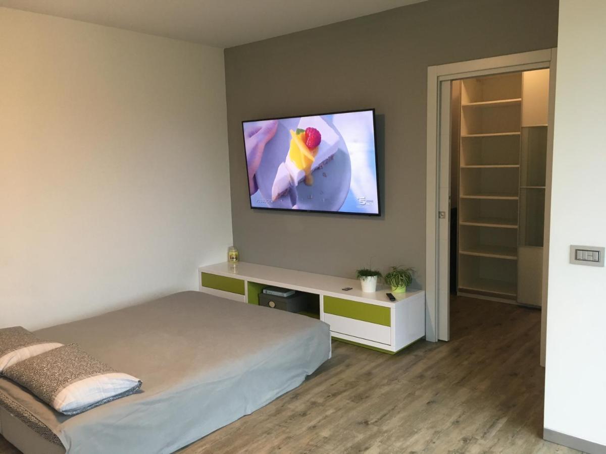 B&B Arcobaleno Longone al Segrino Bagian luar foto